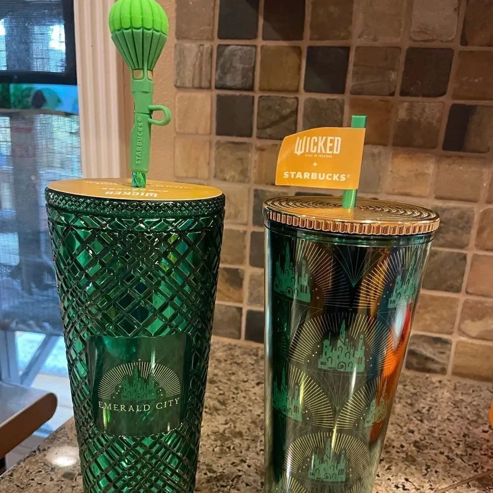 Starbucks Emerald City Wicked Tumblers 24 Ounce NEW Air Balloon Topper!